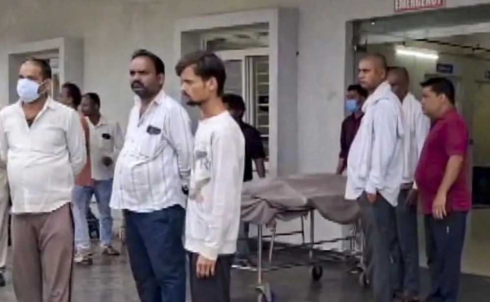 सागर में जहरीली शराब का कहर, 12 लोगों की मौत; कई की हालत गंभीर सागर में जहरीली शराब का कहर, 12 लोगों की मौत; कई की हालत गंभीर