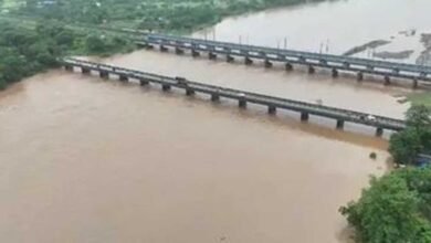 जबलपुर में नर्मदा का रौद्र रूप, 10 फीट बढ़ा जलस्तर; रेलवे ने 109 कर्मचारियों को किया तैनात जबलपुर में नर्मदा का रौद्र रूप, 10 फीट बढ़ा जलस्तर; रेलवे ने 109 कर्मचारियों को किया तैनात
