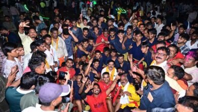 रायपुर : उप मुख्यमंत्री एवं कवर्धा विधायक विजय शर्मा कवर्धा में आयोजित दही हांडी उत्सव में हुए शामिल रायपुर : उप मुख्यमंत्री एवं कवर्धा विधायक विजय शर्मा कवर्धा में आयोजित दही हांडी उत्सव में हुए शामिल