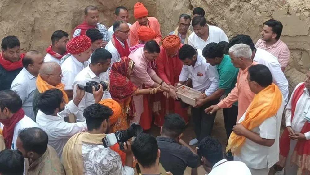 शिवानी के संजीवनी आश्रम में 15वें गणेश महोत्सव का शुभारंभ, दस करोड़ की लागत से बनेगा भव्य मंदिर शिवानी के संजीवनी आश्रम में 15वें गणेश महोत्सव का शुभारंभ, दस करोड़ की लागत से बनेगा भव्य मंदिर
