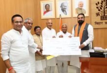 बिहार बाढ़ पीड़ितों के लिए नेताओं ने खोला खजाना, CM सम्राट चौधरी ने दिया एक माह का वेतन