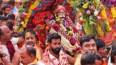 भादौ की दूसरी सवारी में 6 घंटे दर्शन देंगे महाकाल, 15 किलो की पोशाक में निकलेगी ‘राजसी’ टोली भादौ की दूसरी सवारी में 6 घंटे दर्शन देंगे महाकाल, 15 किलो की पोशाक में निकलेगी ‘राजसी’ टोली