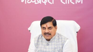 दिवंगत शिक्षकों-कर्मचारियों के परिवारों का पूरा ध्यान रख रहे सीएम डॉ. मोहन, किस बात पर कर रहे फोकस? दिवंगत शिक्षकों-कर्मचारियों के परिवारों का पूरा ध्यान रख रहे सीएम डॉ. मोहन, किस बात पर कर रहे फोकस?