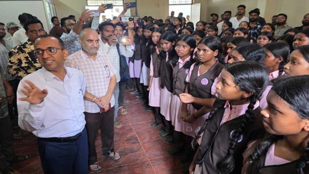 सरगुजा एकलव्य मामले पर मुख्यमंत्री हुए सख्त: जिला  कलेक्टर से की फोन पर सीधी बात