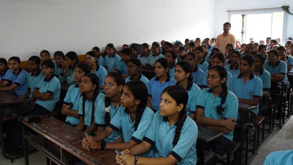 बाराबंकी में रंग दे बसंती का युवा संवाद, छात्रों को मिला नवाचार और एआई का गुरुमंत्र बाराबंकी में रंग दे बसंती का युवा संवाद, छात्रों को मिला नवाचार और एआई का गुरुमंत्र