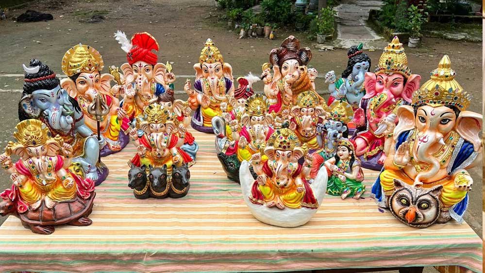 आस्था के साथ पर्यावरण संरक्षण का संदेश दे रही बंदियों की गणेश प्रतिमाएं आस्था के साथ पर्यावरण संरक्षण का संदेश दे रही बंदियों की गणेश प्रतिमाएं