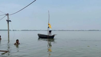 बिहार में बाढ़ का भयावह कहर, 13 जिलों में 29 लाख से ज्यादा लोग प्रभावित; तस्वीरों में देखें खौफनाक मंजर बिहार में बाढ़ का भयावह कहर, 13 जिलों में 29 लाख से ज्यादा लोग प्रभावित; तस्वीरों में देखें खौफनाक मंजर