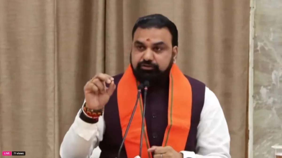 SIR विवाद में चुनाव आयोग के बचाव में उतरे CM सम्राट चौधरी, राहुल-तेजस्वी पर साधा निशाना SIR विवाद में चुनाव आयोग के बचाव में उतरे CM सम्राट चौधरी, राहुल-तेजस्वी पर साधा निशाना