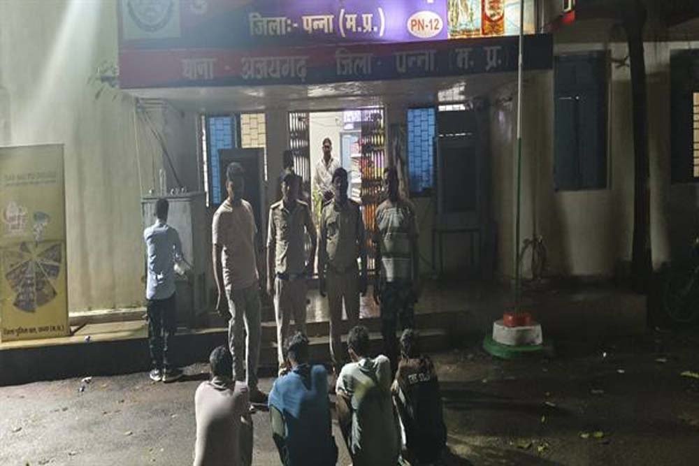 मध्यप्रदेश पुलिस की साइबर अपराधों के विरुद्ध प्रभावी कार्रवाई मध्यप्रदेश पुलिस की साइबर अपराधों के विरुद्ध प्रभावी कार्रवाई