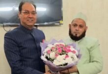 अल्पसंख्यक समाज के विकास को लेकर मौलाना खालिद राशिद फरंगी महली से मिले आयोग अध्यक्ष
