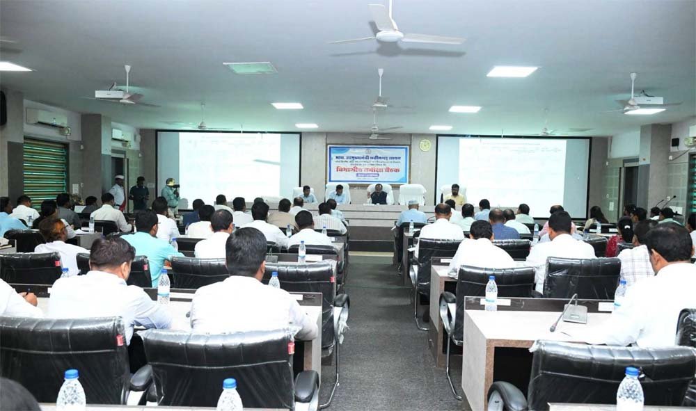 उप मुख्यमंत्री अरुण साव ने सेवा संकल्प अभियान की तैयारियों की समीक्षा की उप मुख्यमंत्री अरुण साव ने सेवा संकल्प अभियान की तैयारियों की समीक्षा की