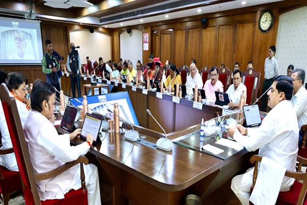 प्रदेश के सर्वांगीण विकास और बुनियादी ढांचे को सुदृढ़ करने के लिए लगभग 41 हजार करोड़ रूपये की स्वीकृति प्रदेश के सर्वांगीण विकास और बुनियादी ढांचे को सुदृढ़ करने के लिए लगभग 41 हजार करोड़ रूपये की स्वीकृति
