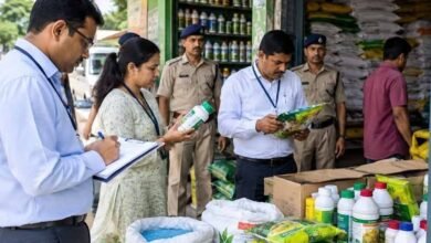 खाद-बीज कारोबार में गड़बड़ी पर बड़ी कार्रवाई, तीन लोगों पर FIR; 3 गोदाम सील खाद-बीज कारोबार में गड़बड़ी पर बड़ी कार्रवाई, तीन लोगों पर FIR; 3 गोदाम सील