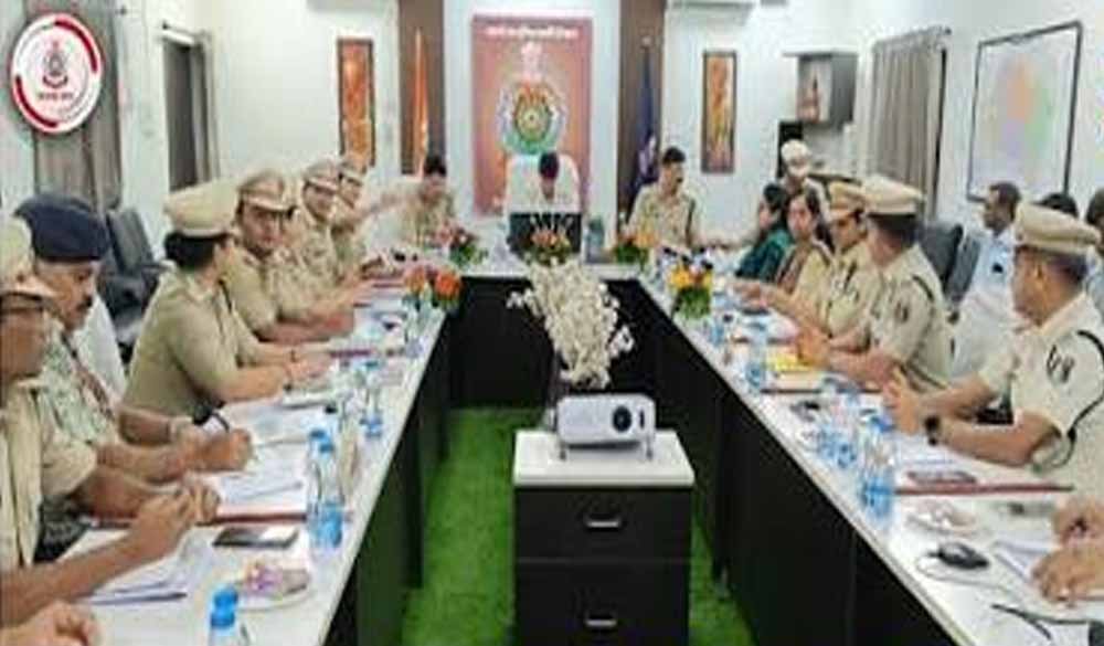 DGP अरुण देव गौतम जगदलपुर पहुंचे, बस्तर की सुरक्षा व्यवस्था पर बनेगी रणनीति