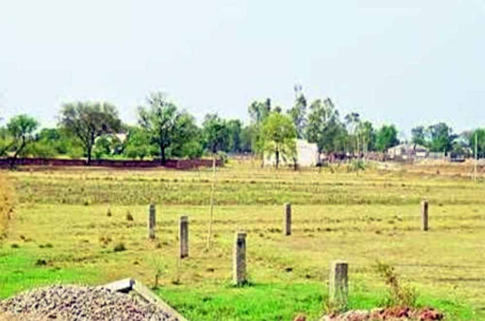 CG में कृषि जमीन पर नहीं बनेंगे बड़े मॉल, आवासीय क्षेत्रों में गोदाम-कबाड़खानों पर भी रोक CG में कृषि जमीन पर नहीं बनेंगे बड़े मॉल, आवासीय क्षेत्रों में गोदाम-कबाड़खानों पर भी रोक
