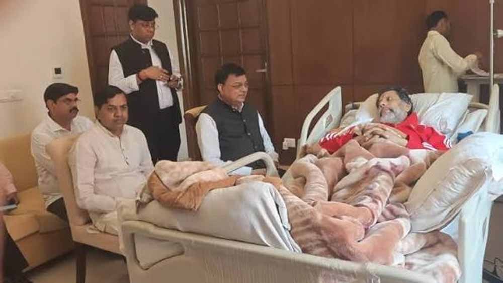 दिल्ली में किरण देव से मिले केंद्रीय राज्यमंत्री तोखन साहू, स्वास्थ्य की ली जानकारी दिल्ली में किरण देव से मिले केंद्रीय राज्यमंत्री तोखन साहू, स्वास्थ्य की ली जानकारी
