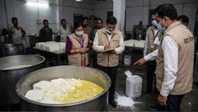 650 किलो संदिग्ध पनीर जब्त, खाद्य विभाग ने जांच के लिए सैंपल भेजे 650 किलो संदिग्ध पनीर जब्त, खाद्य विभाग ने जांच के लिए सैंपल भेजे
