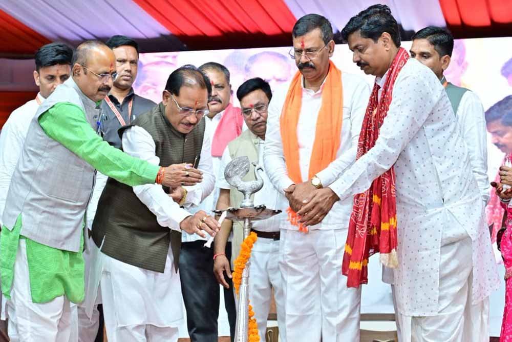 मुख्यमंत्री निवास में मनाया गया तीजा पोरा तिहार, दिखी छत्तीसगढ़ की समृद्ध लोक परंपरा मुख्यमंत्री निवास में मनाया गया तीजा पोरा तिहार, दिखी छत्तीसगढ़ की समृद्ध लोक परंपरा