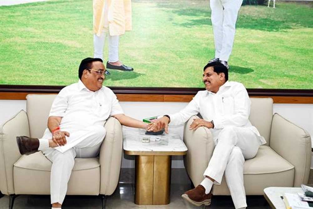 मुख्यमंत्री डॉ. यादव ने केंद्रीय जल शक्ति मंत्री पाटिल से की मुलाकात मुख्यमंत्री डॉ. यादव ने केंद्रीय जल शक्ति मंत्री पाटिल से की मुलाकात