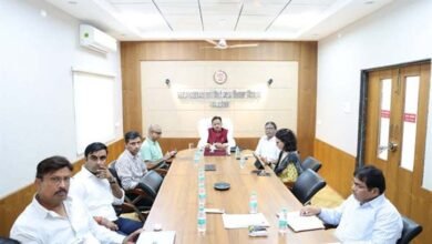 पूरे क्षेत्र को स्वास्थ्य सेवाओं से कवर करें, शत-प्रतिशत टीकाकरण एवं गर्भवती महिलाओं का समय पर पंजीयन एवं एएनसी जांच सुनिश्चित हो: उप मुख्यमंत्री शुक्ल पूरे क्षेत्र को स्वास्थ्य सेवाओं से कवर करें, शत-प्रतिशत टीकाकरण एवं गर्भवती महिलाओं का समय पर पंजीयन एवं एएनसी जांच सुनिश्चित हो: उप मुख्यमंत्री शुक्ल