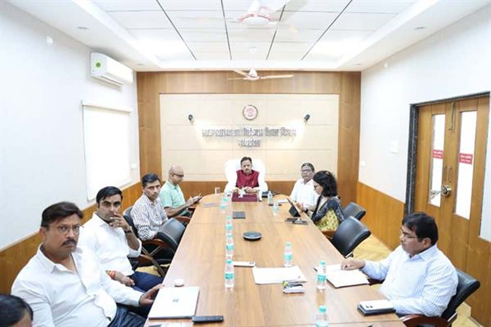 पूरे क्षेत्र को स्वास्थ्य सेवाओं से कवर करें, शत-प्रतिशत टीकाकरण एवं गर्भवती महिलाओं का समय पर पंजीयन एवं एएनसी जांच सुनिश्चित हो: उप मुख्यमंत्री शुक्ल पूरे क्षेत्र को स्वास्थ्य सेवाओं से कवर करें, शत-प्रतिशत टीकाकरण एवं गर्भवती महिलाओं का समय पर पंजीयन एवं एएनसी जांच सुनिश्चित हो: उप मुख्यमंत्री शुक्ल
