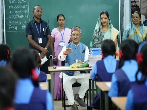 नक्सलमुक्त क्षेत्रों में शिक्षा की नई भोर,छत्तीसगढ़ में नक्सलमुक्त क्षेत्रों में स्कूलों में बजने लगी घंटी नक्सलमुक्त क्षेत्रों में शिक्षा की नई भोर,छत्तीसगढ़ में नक्सलमुक्त क्षेत्रों में स्कूलों में बजने लगी घंटी