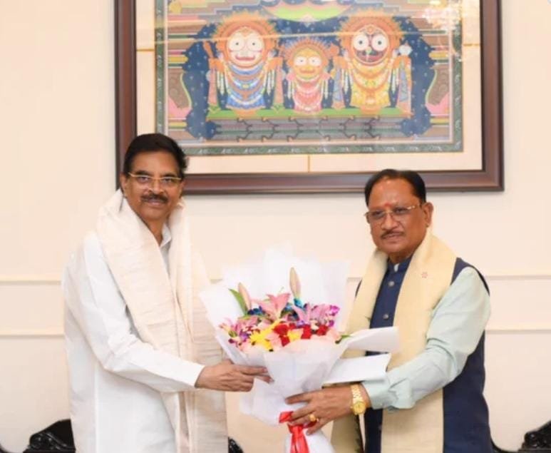 मुख्यमंत्री विष्णु देव साय ने ओडिशा के राज्यपाल डॉ. हरि बाबू कंभमपति से की शिष्टाचार भेंट मुख्यमंत्री विष्णु देव साय ने ओडिशा के राज्यपाल डॉ. हरि बाबू कंभमपति से की शिष्टाचार भेंट