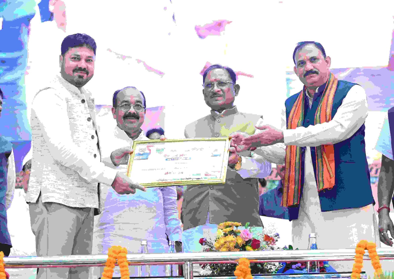 आयुर्वेद भारत की प्राचीन ज्ञान परंपरा की अमूल्य धरोहर, आधुनिक स्वास्थ्य सेवाओं के साथ भारतीय चिकित्सा पद्धतियों को भी दे रहे बढ़ावा – मुख्यमंत्री विष्णुदेव साय आयुर्वेद भारत की प्राचीन ज्ञान परंपरा की अमूल्य धरोहर, आधुनिक स्वास्थ्य सेवाओं के साथ भारतीय चिकित्सा पद्धतियों को भी दे रहे बढ़ावा – मुख्यमंत्री विष्णुदेव साय
