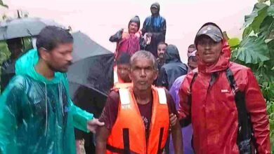 बाढ़ का खतरा: नारायणपुर में माड़ीन नदी के बीच पेड़ पर फंसे ग्रामीण का सफल रेस्क्यू