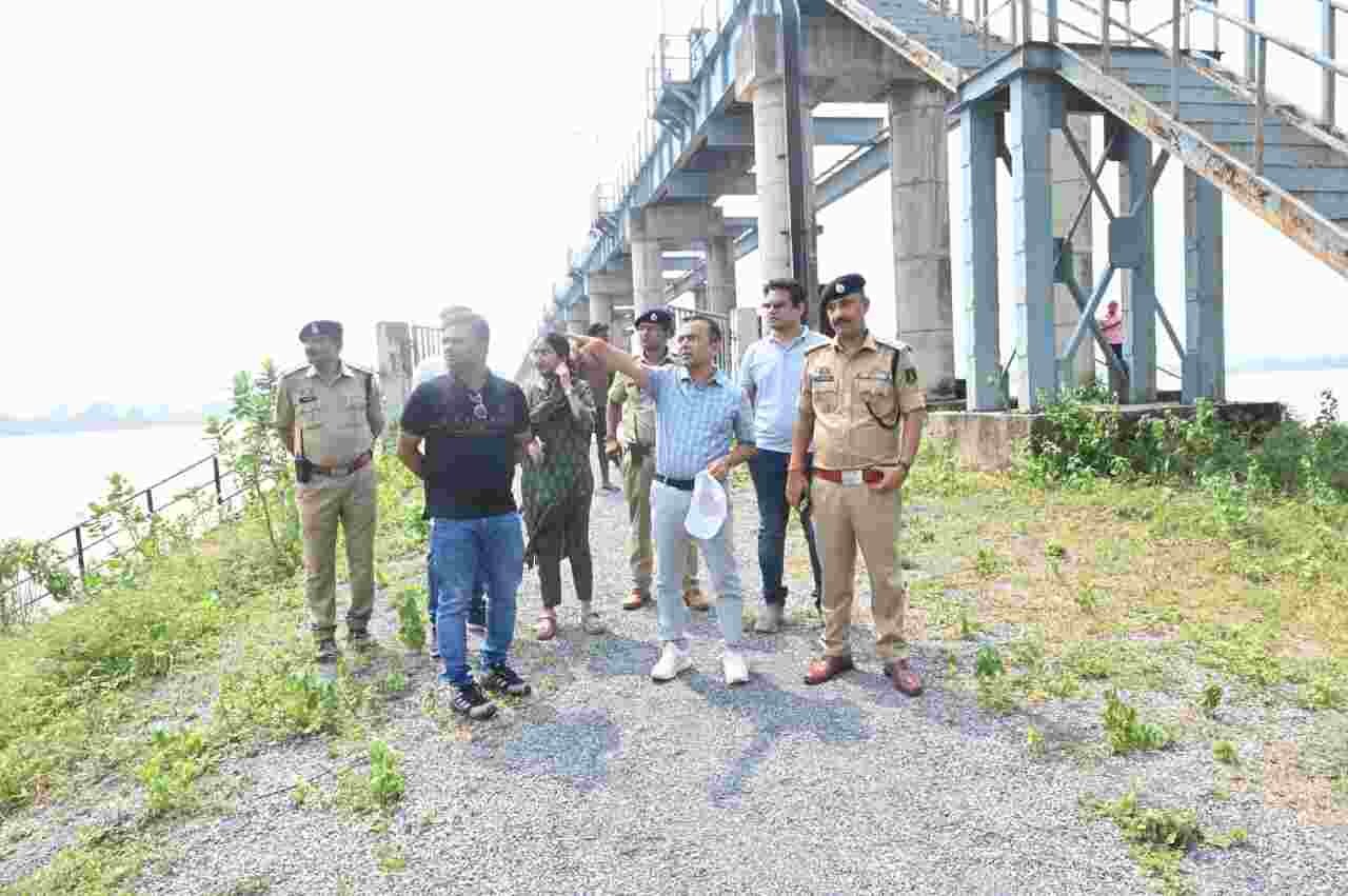 मुख्यमंत्री विष्णु देव साय के निर्देश पर महानदी के तटीय क्षेत्रों में राहत-बचाव के लिए प्रशासन मुस्तैद मुख्यमंत्री विष्णु देव साय के निर्देश पर महानदी के तटीय क्षेत्रों में राहत-बचाव के लिए प्रशासन मुस्तैद