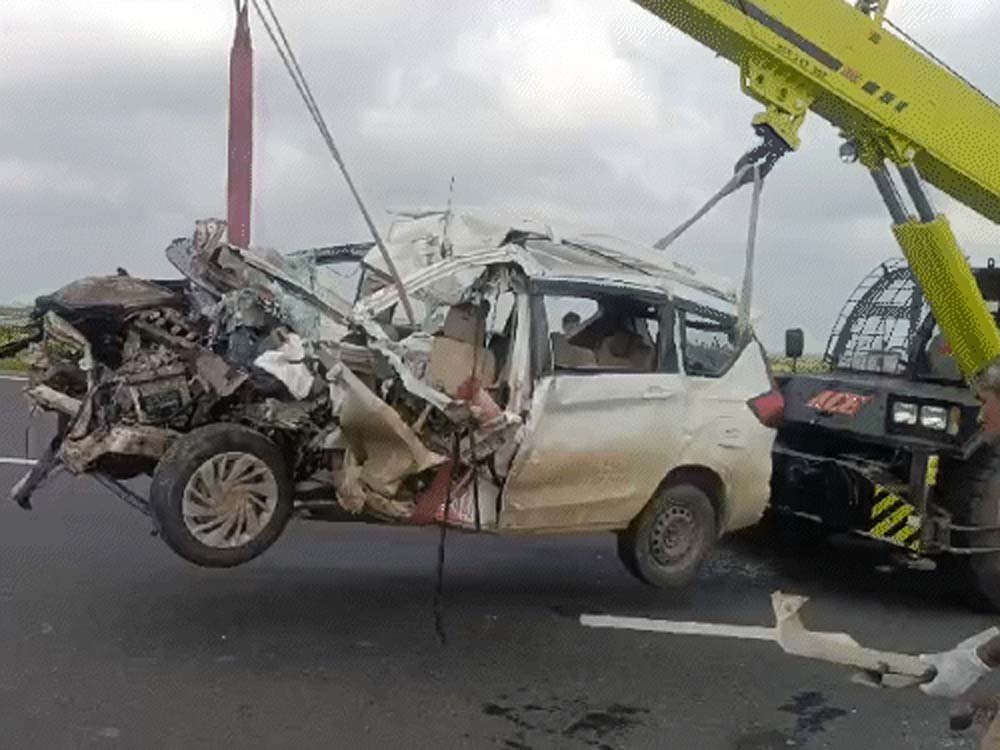 रतलाम एक्सप्रेस-वे पर दो हादसे, 4 की मौत और 8 घायल रतलाम एक्सप्रेस-वे पर दो हादसे, 4 की मौत और 8 घायल