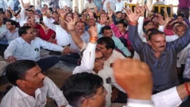 भोपाल के नीलम पार्क में हजारों शिक्षक धरने पर, अनिश्चितकालीन आंदोलन शुरू भोपाल के नीलम पार्क में हजारों शिक्षक धरने पर, अनिश्चितकालीन आंदोलन शुरू
