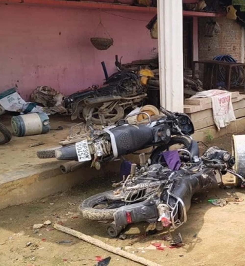 बालाघाट में अवैध खनन पर बवाल, लाठी-डंडे चले; 15 ग्रामीण घायल बालाघाट में अवैध खनन पर बवाल, लाठी-डंडे चले; 15 ग्रामीण घायल