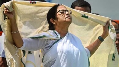 TMC के बैंक खातों पर ममता बनर्जी का कंट्रोल बरकरार, हाईकोर्ट से राहत TMC के बैंक खातों पर ममता बनर्जी का कंट्रोल बरकरार, हाईकोर्ट से राहत