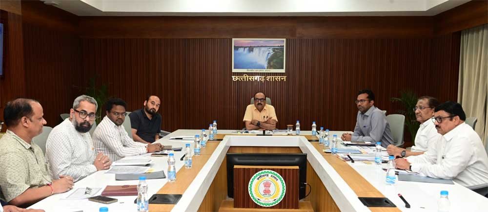 ग्रामोद्योग विभाग के अधिकारियों ने तकनीकी वस्त्र मिशन के संबंध में दिया प्रस्तुतिकरण ग्रामोद्योग विभाग के अधिकारियों ने तकनीकी वस्त्र मिशन के संबंध में दिया प्रस्तुतिकरण
