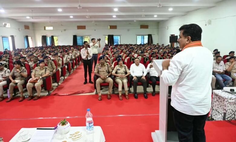 नशे के अवैध कारोबार के विरुद्ध कार्रवाई को मिशन के रूप में लेकर कार्य करें-उप मुख्यमंत्री विजय शर्मा नशे के अवैध कारोबार के विरुद्ध कार्रवाई को मिशन के रूप में लेकर कार्य करें-उप मुख्यमंत्री विजय शर्मा