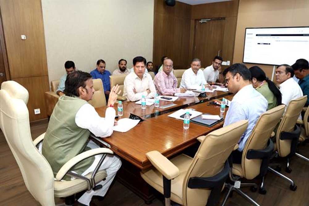 भौतिक रूप से तैयार स्वास्थ्य संस्थानों में मेन पॉवर, उपकरण एवं फर्नीचर की उपलब्धता करें सुनिश्चित : उप मुख्यमंत्री शुक्ल भौतिक रूप से तैयार स्वास्थ्य संस्थानों में मेन पॉवर, उपकरण एवं फर्नीचर की उपलब्धता करें सुनिश्चित : उप मुख्यमंत्री शुक्ल