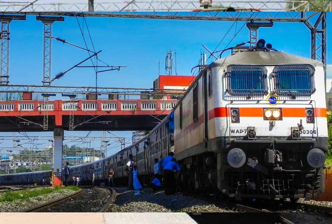 दिवाली-दशहरा पर रेलवे की बड़ी सौगात! 102 फेरे चलेंगी स्पेशल ट्रेनें, आज से बुकिंग शुरू दिवाली-दशहरा पर रेलवे की बड़ी सौगात! 102 फेरे चलेंगी स्पेशल ट्रेनें, आज से बुकिंग शुरू