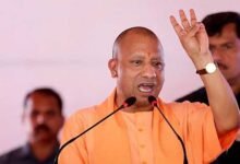 बाढ़ में योगी सरकार का राहत अभियान जारी, 6.83 लाख लंच पैकेट व 1.11 लाख से ज्यादा बाढ़ राहत किट बांटे
