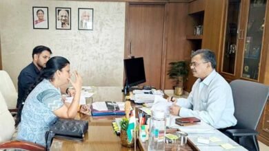 मुख्य सचिव बर्णवाल से मिलीं बाल अधिकार आयोग की अध्यक्ष डॉ. शर्मा मुख्य सचिव बर्णवाल से मिलीं बाल अधिकार आयोग की अध्यक्ष डॉ. शर्मा