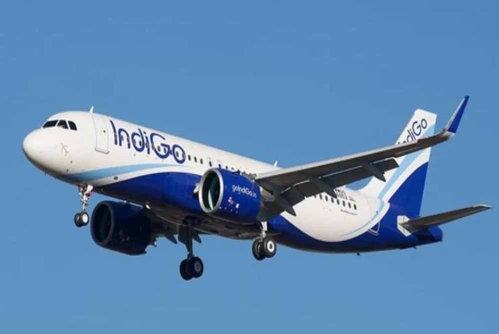 बीच उड़ान IndiGo फ्लाइट का एक इंजन फेल, गोवा में करानी पड़ी इमरजेंसी लैंडिंग बीच उड़ान IndiGo फ्लाइट का एक इंजन फेल, गोवा में करानी पड़ी इमरजेंसी लैंडिंग