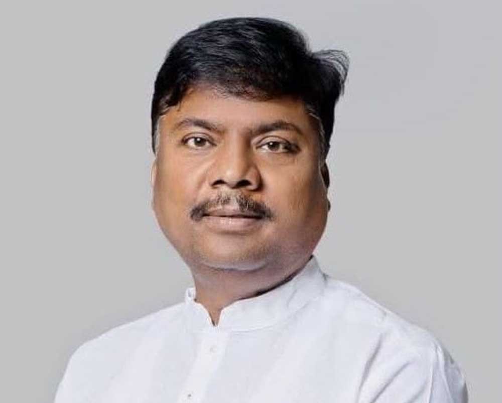भारी बारिश को लेकर मंत्री केदार कश्यप ने बस्तर संभाग के सभी कलेक्टरों से ली स्थिति की जानकारी भारी बारिश को लेकर मंत्री केदार कश्यप ने बस्तर संभाग के सभी कलेक्टरों से ली स्थिति की जानकारी