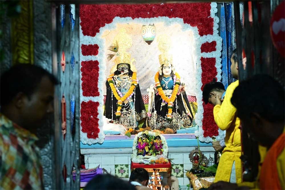 उप मुख्यमंत्री एवं कवर्धा विधायक विजय शर्मा ने श्रीकृष्ण जन्माष्टमी पर श्री राधा-कृष्ण बड़े मंदिर में की पूजा-अर्चना उप मुख्यमंत्री एवं कवर्धा विधायक विजय शर्मा ने श्रीकृष्ण जन्माष्टमी पर श्री राधा-कृष्ण बड़े मंदिर में की पूजा-अर्चना