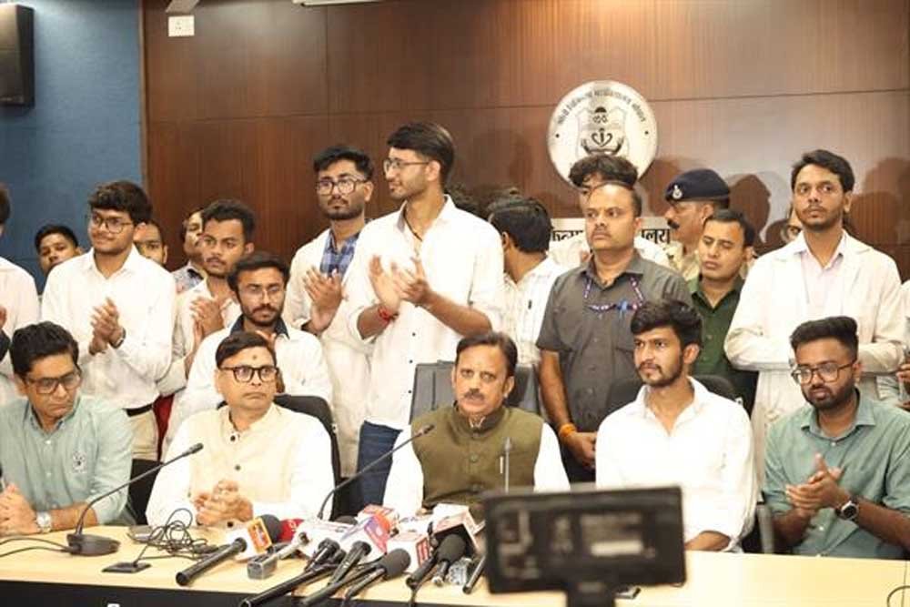 उप मुख्यमंत्री शुक्ल की इंटर्न्स, जूडा एवं एमटीए प्रतिनिधिमंडल से हुई सार्थक चर्चा उप मुख्यमंत्री शुक्ल की इंटर्न्स, जूडा एवं एमटीए प्रतिनिधिमंडल से हुई सार्थक चर्चा