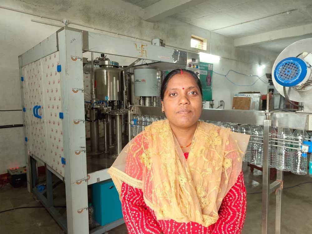 मुन्नी का हौसला, एम हेल्प वॉटर की धार, महालक्ष्मी समूह से रोजगार की बहार मुन्नी का हौसला, एम हेल्प वॉटर की धार, महालक्ष्मी समूह से रोजगार की बहार