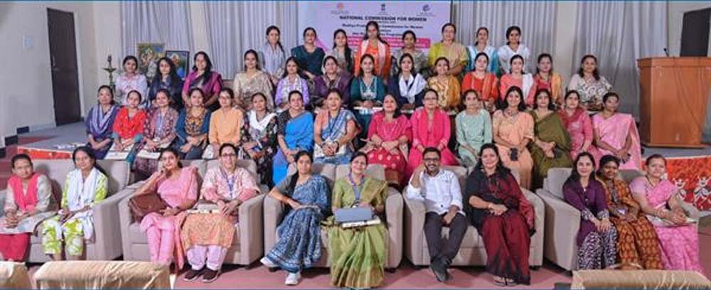 पीड़ित महिला की बात बिना पूर्वाग्रह के सुनें, निर्णय का सम्मान करें : अध्यक्ष महिला आयोग यादव पीड़ित महिला की बात बिना पूर्वाग्रह के सुनें, निर्णय का सम्मान करें : अध्यक्ष महिला आयोग यादव