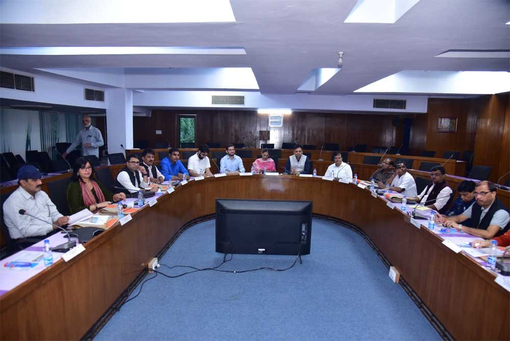 जम्मू पहुंचे मीडिया प्रतिनिधिमंडल ने CSIR-IIIM का जाना कामकाज, सुचेतगढ़ बॉर्डर आउटपोस्ट का भी किया दौरा जम्मू पहुंचे मीडिया प्रतिनिधिमंडल ने CSIR-IIIM का जाना कामकाज, सुचेतगढ़ बॉर्डर आउटपोस्ट का भी किया दौरा