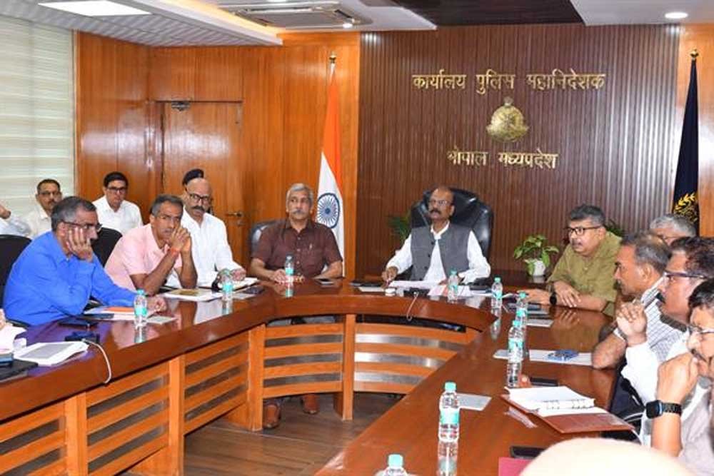 केंद्रीय गृह एवं सहकारिता मंत्री अमित शाह के प्रस्तावित मध्यप्रदेश दौरे एवं प्रदर्शनी को लेकर डीजीपी ने की तैयारियों की समीक्षा केंद्रीय गृह एवं सहकारिता मंत्री अमित शाह के प्रस्तावित मध्यप्रदेश दौरे एवं प्रदर्शनी को लेकर डीजीपी ने की तैयारियों की समीक्षा