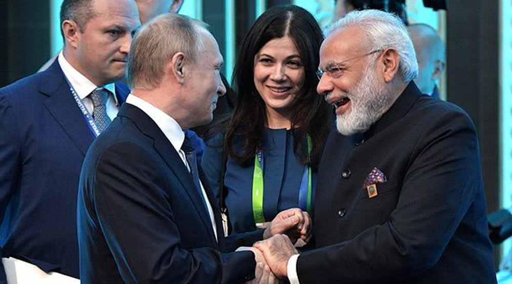 भारत-रूस दोस्ती में नया अध्याय, BRICS समिट से पहले बड़ी डील की तैयारी; क्षेत्रीय विमानन में आएगा बदलाव? भारत-रूस दोस्ती में नया अध्याय, BRICS समिट से पहले बड़ी डील की तैयारी; क्षेत्रीय विमानन में आएगा बदलाव?
