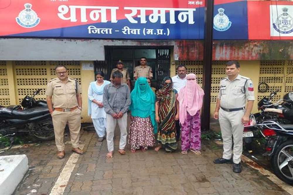 रीवा से अपहृत ढाई वर्षीय मासूम बालिका 6 घंटे में सीधी से सकुशल दस्तयाब रीवा से अपहृत ढाई वर्षीय मासूम बालिका 6 घंटे में सीधी से सकुशल दस्तयाब